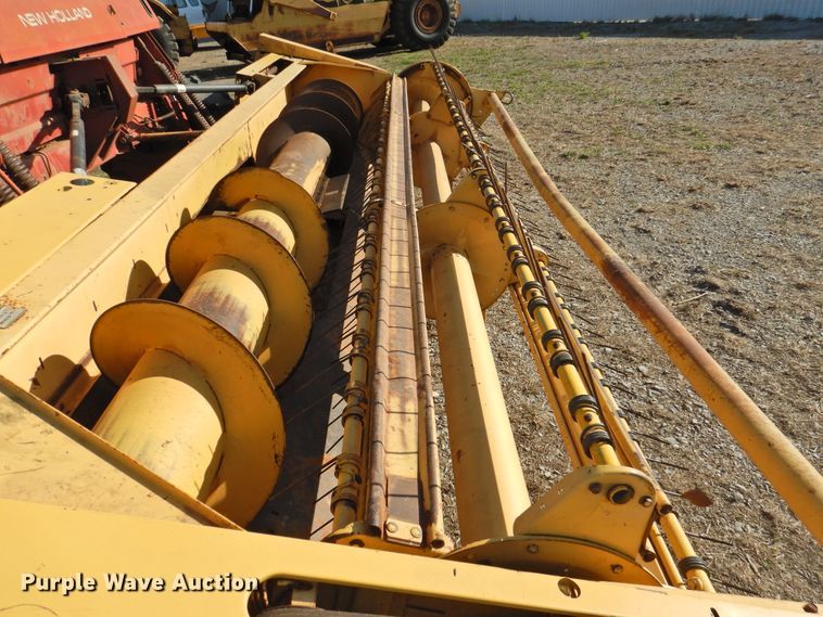 image for item DJ8362 1992 New Holland 1118  windrower
