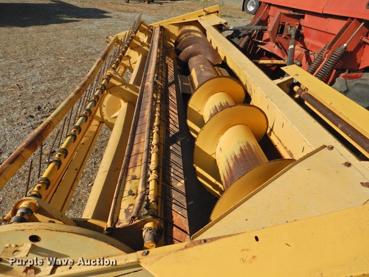 image for item DJ8362 1992 New Holland 1118  windrower