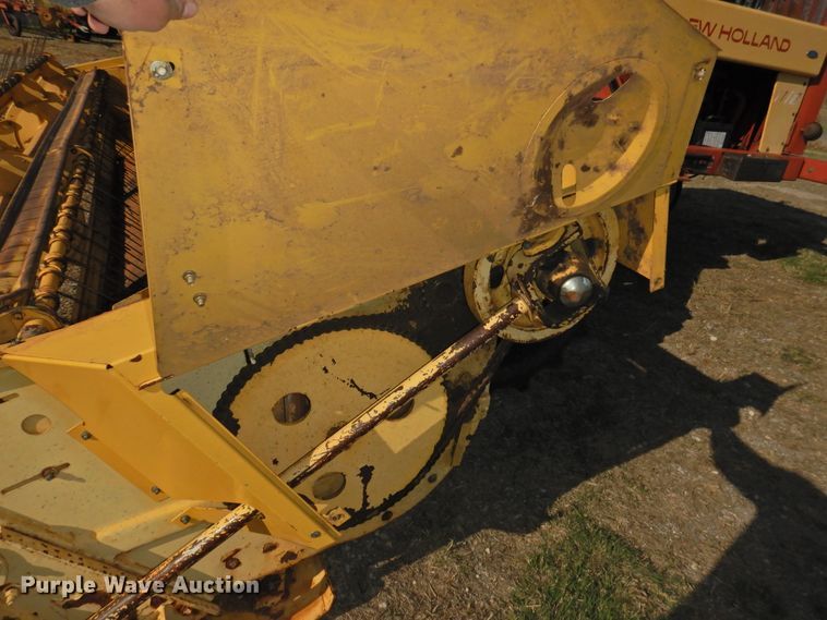 image for item DJ8362 1992 New Holland 1118  windrower