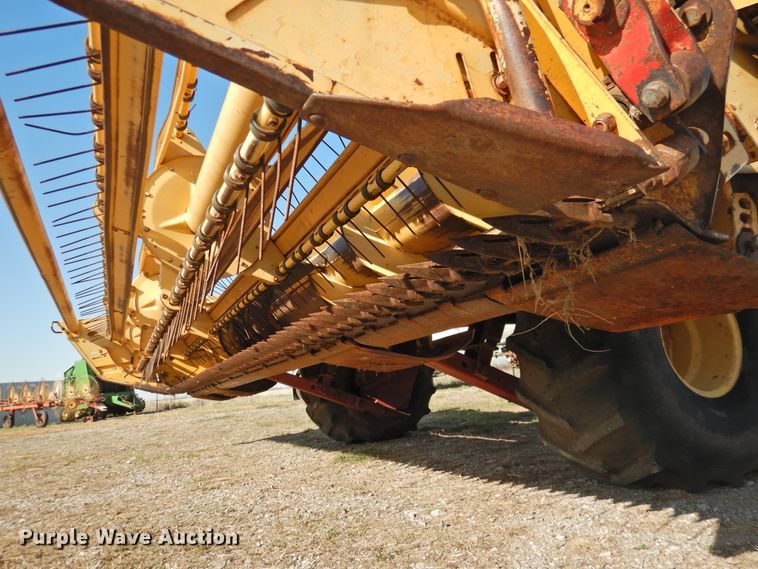 image for item DJ8362 1992 New Holland 1118  windrower