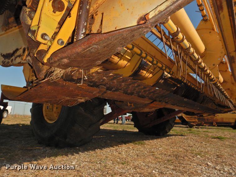 image for item DJ8362 1992 New Holland 1118  windrower