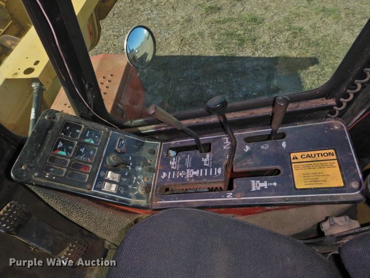 image for item DJ8362 1992 New Holland 1118  windrower