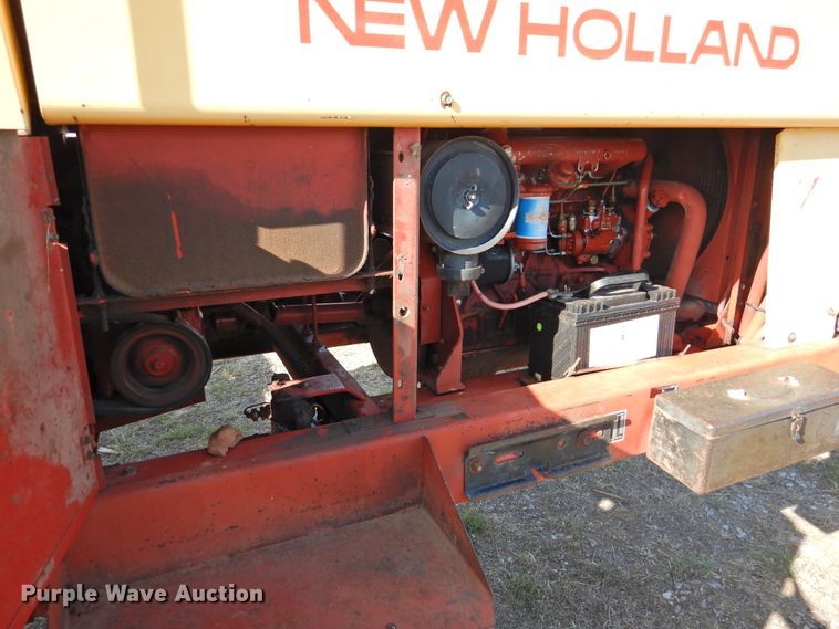 image for item DJ8362 1992 New Holland 1118  windrower