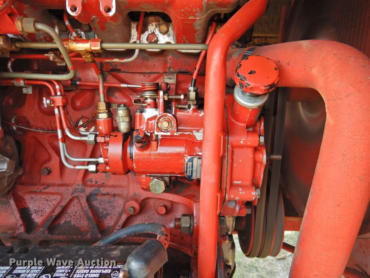 image for item DJ8362 1992 New Holland 1118  windrower