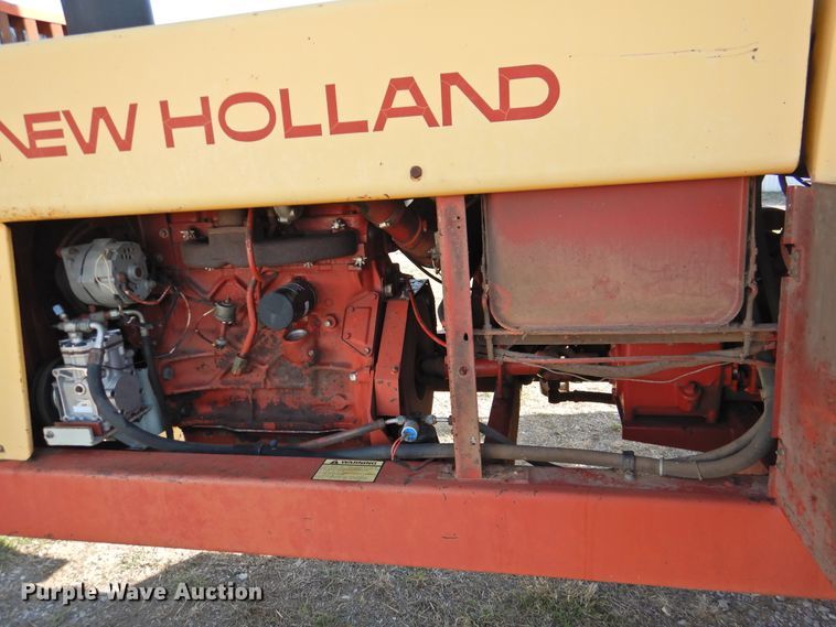 image for item DJ8362 1992 New Holland 1118  windrower