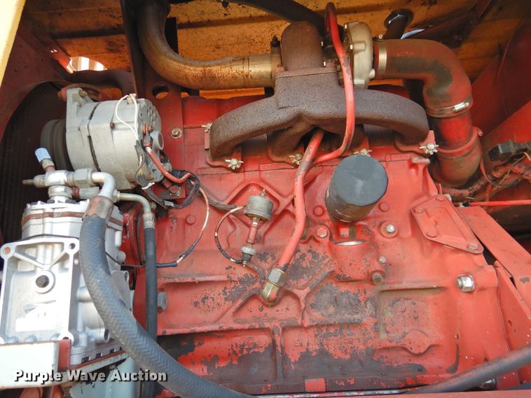 image for item DJ8362 1992 New Holland 1118  windrower