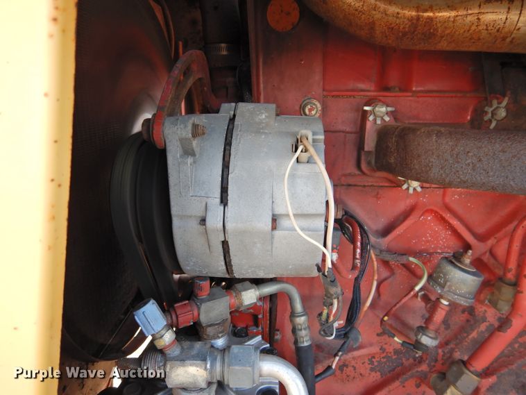 image for item DJ8362 1992 New Holland 1118  windrower