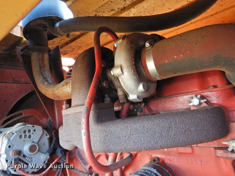 image for item DJ8362 1992 New Holland 1118  windrower