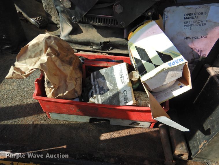 image for item DJ8362 1992 New Holland 1118  windrower