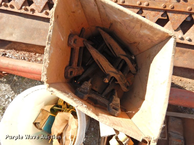 image for item DJ8362 1992 New Holland 1118  windrower