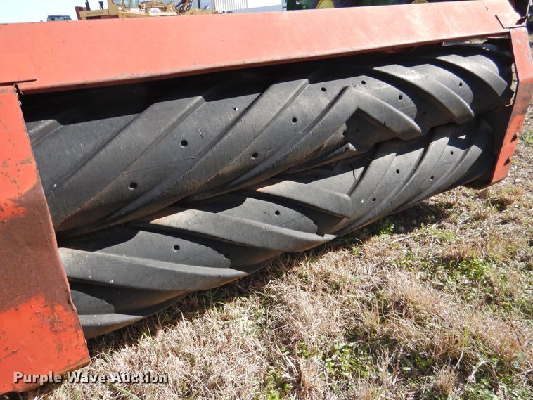 image for item DJ8362 1992 New Holland 1118  windrower