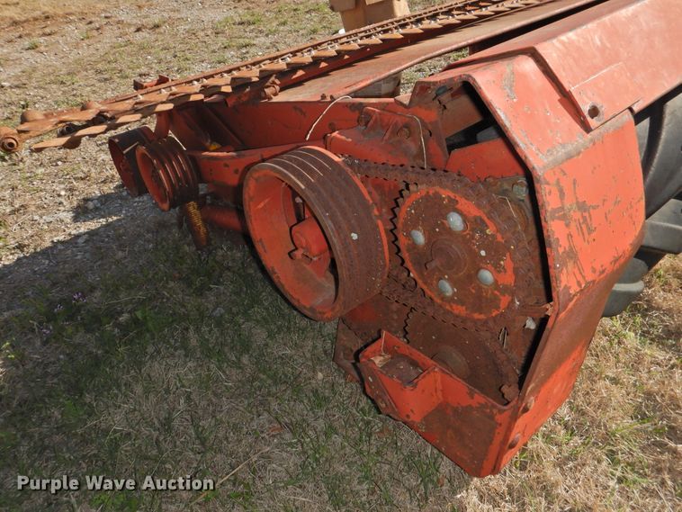 image for item DJ8362 1992 New Holland 1118  windrower