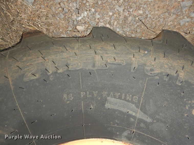 image for item DJ8362 1992 New Holland 1118  windrower