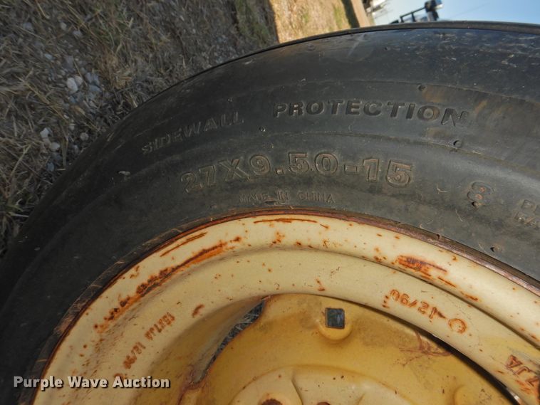 image for item DJ8362 1992 New Holland 1118  windrower