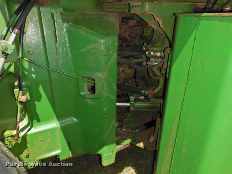 image for item DJ8423 1981 John Deere 8640  4WD tractor