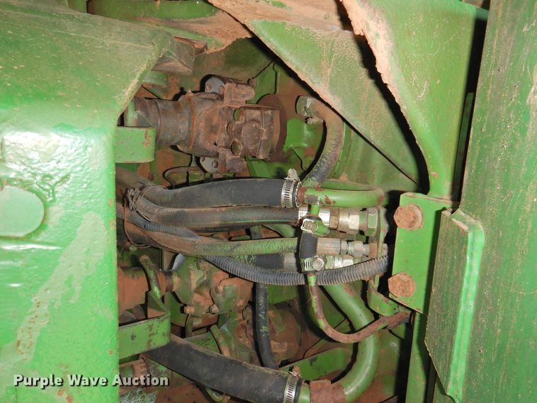 image for item DJ8423 1981 John Deere 8640  4WD tractor
