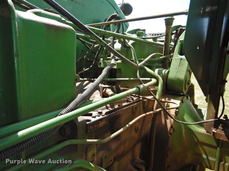 image for item DJ8423 1981 John Deere 8640  4WD tractor