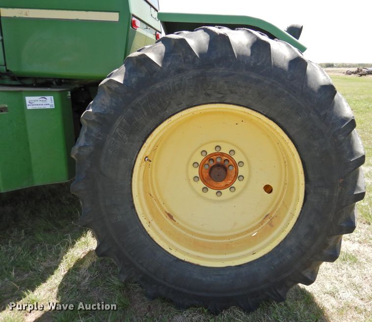 image for item DJ8423 1981 John Deere 8640  4WD tractor