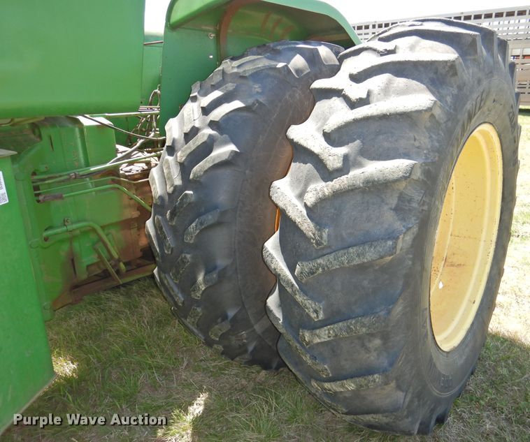 image for item DJ8423 1981 John Deere 8640  4WD tractor