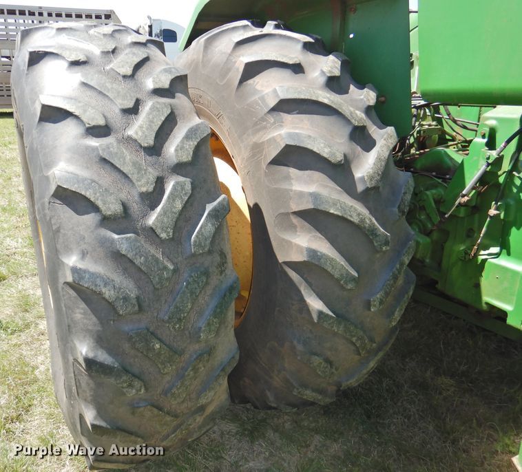 image for item DJ8423 1981 John Deere 8640  4WD tractor