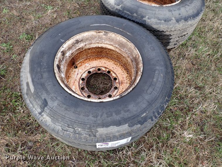 image for item DK4572 (2) 385/65R22.5 tires and wheels