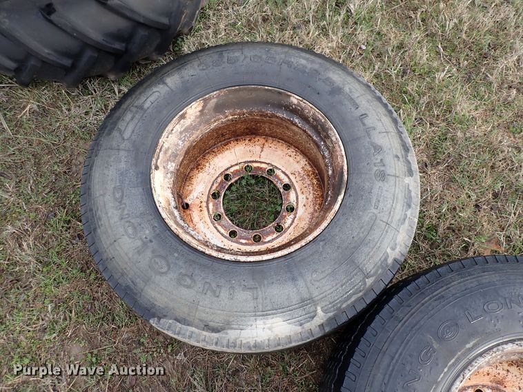 image for item DK4572 (2) 385/65R22.5 tires and wheels