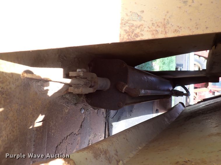 image for item DK4576 1984 Load King 2030 bottom dump trailer