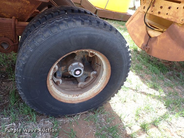 image for item DK4576 1984 Load King 2030 bottom dump trailer