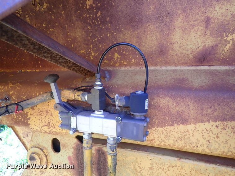 image for item DK4576 1984 Load King 2030 bottom dump trailer