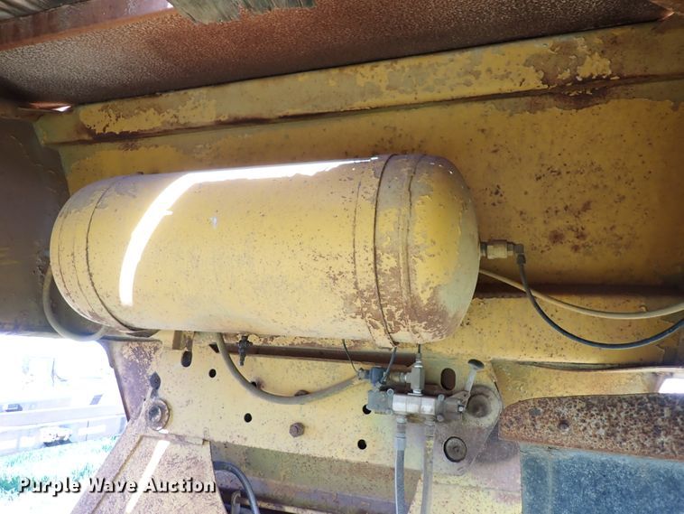 image for item DK4576 1984 Load King 2030 bottom dump trailer