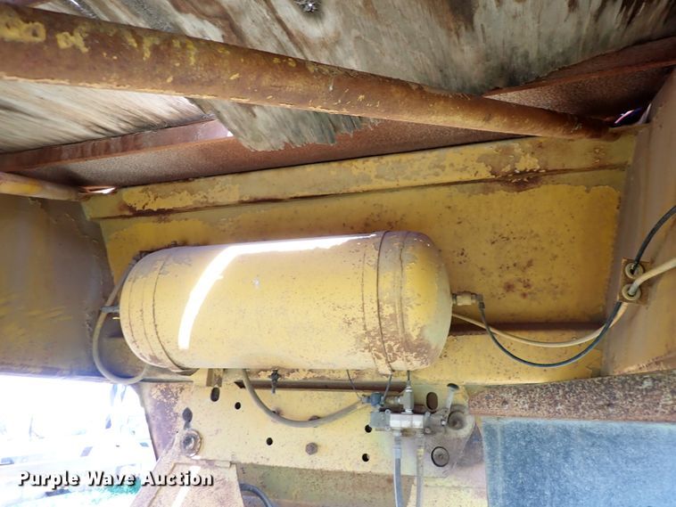 image for item DK4576 1984 Load King 2030 bottom dump trailer