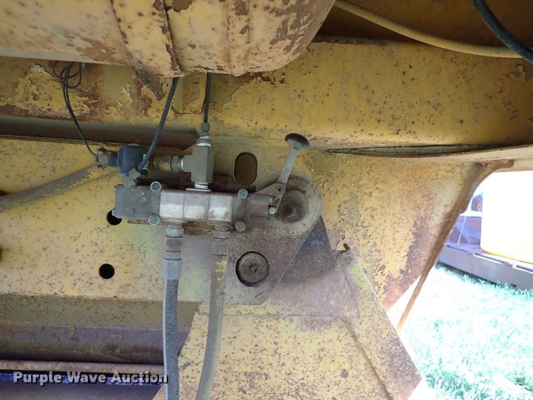 image for item DK4576 1984 Load King 2030 bottom dump trailer