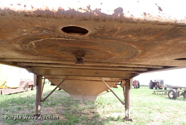 image for item DK4579 1982 Timpte grain trailer