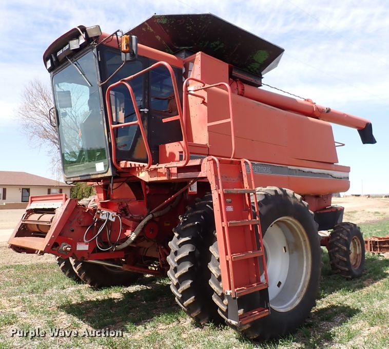 image for item DK4581 1993 Case IH 1688  combine