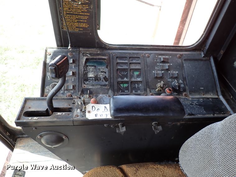 image for item DK4581 1993 Case IH 1688  combine