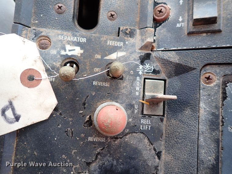 image for item DK4581 1993 Case IH 1688  combine