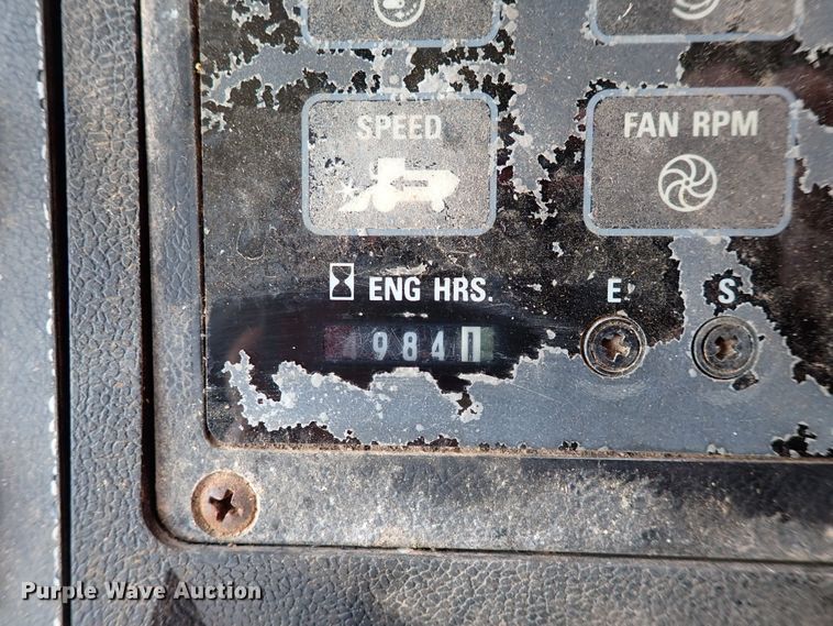 image for item DK4581 1993 Case IH 1688  combine