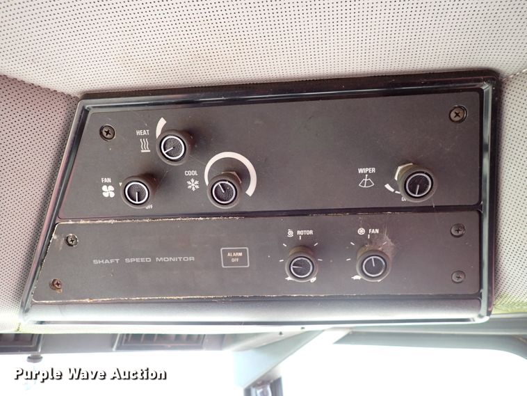 image for item DK4581 1993 Case IH 1688  combine