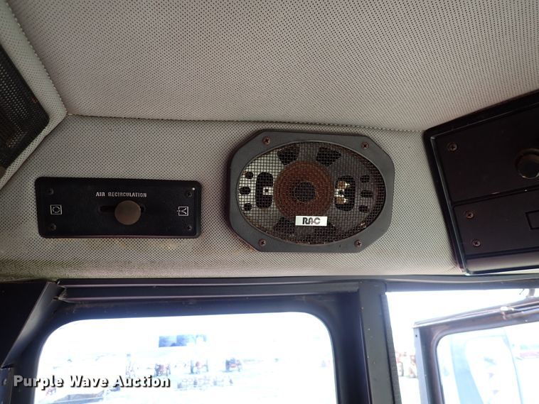 image for item DK4581 1993 Case IH 1688  combine