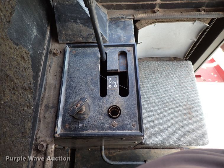 image for item DK4581 1993 Case IH 1688  combine