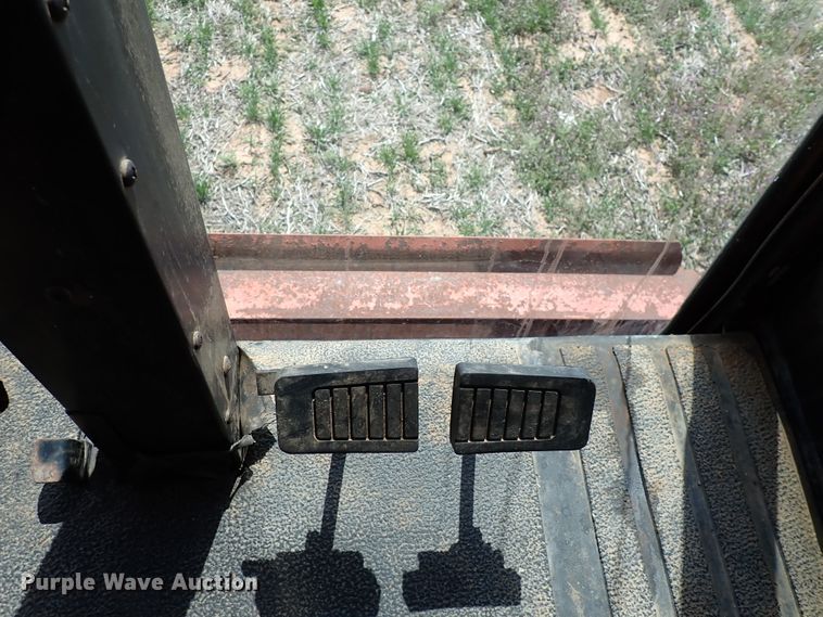 image for item DK4581 1993 Case IH 1688  combine