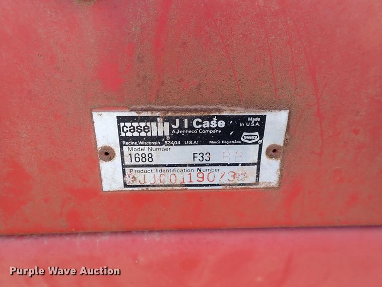 image for item DK4581 1993 Case IH 1688  combine