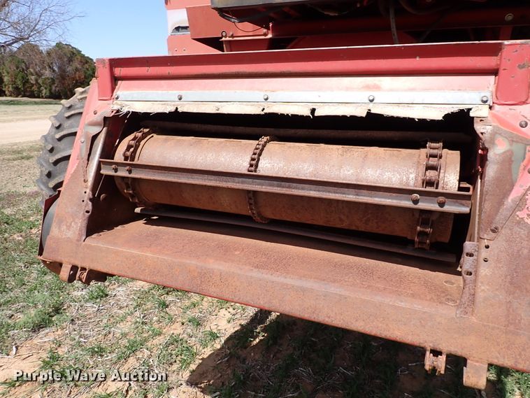 image for item DK4581 1993 Case IH 1688  combine