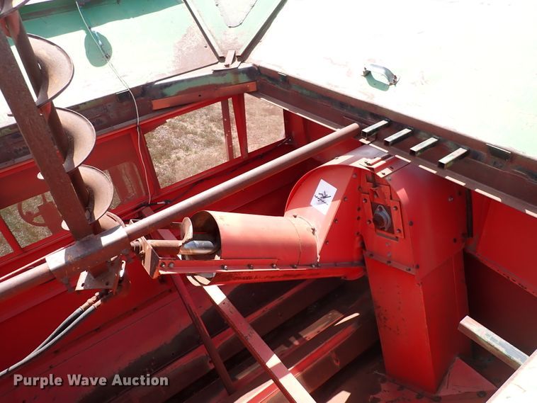 image for item DK4581 1993 Case IH 1688  combine