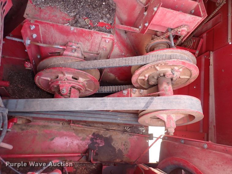 image for item DK4581 1993 Case IH 1688  combine