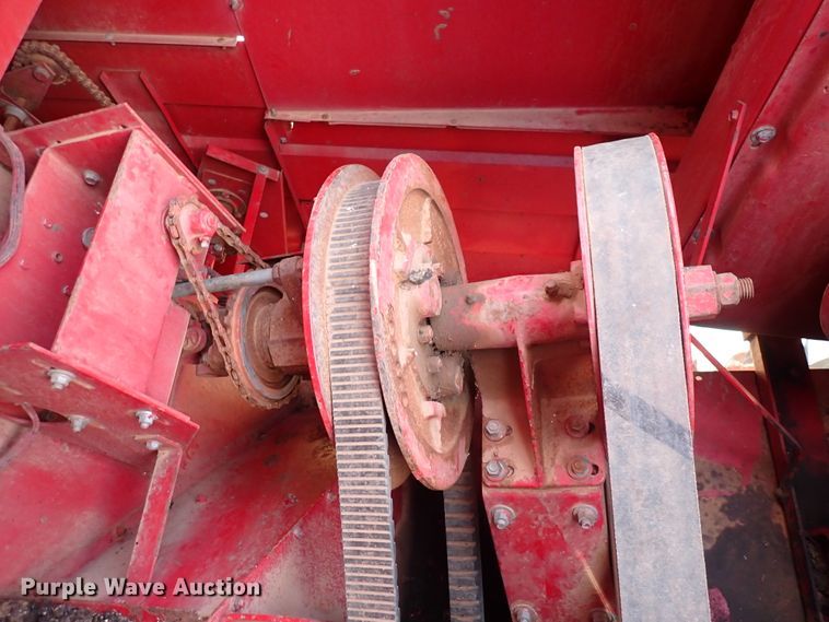 image for item DK4581 1993 Case IH 1688  combine