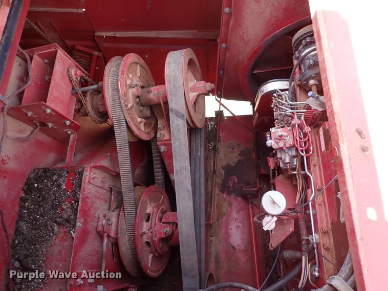 image for item DK4581 1993 Case IH 1688  combine