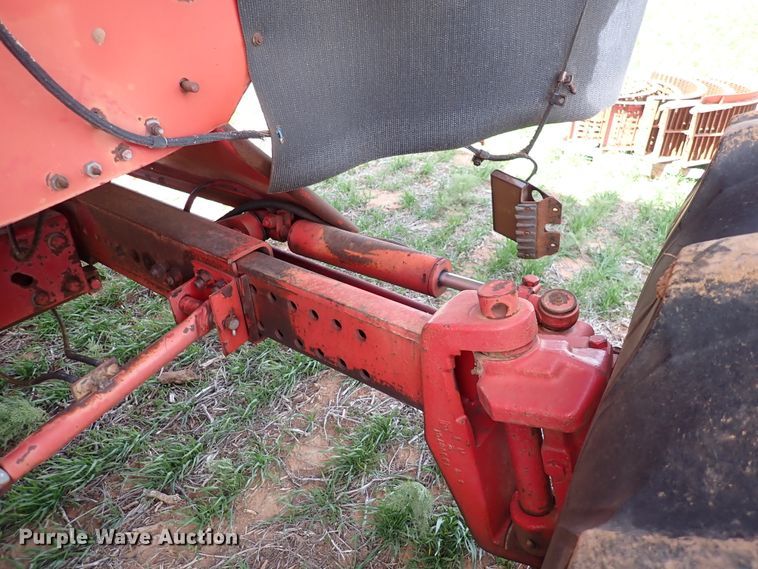 image for item DK4581 1993 Case IH 1688  combine