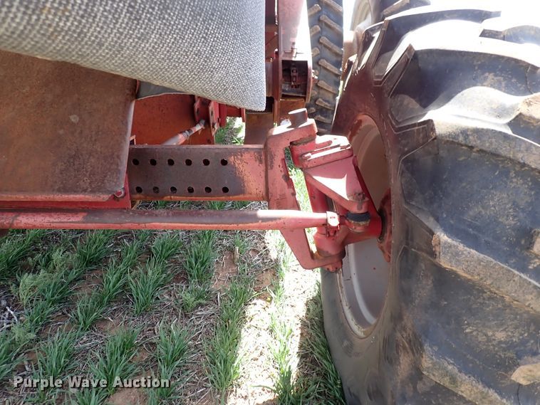 image for item DK4581 1993 Case IH 1688  combine