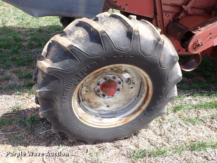 image for item DK4581 1993 Case IH 1688  combine
